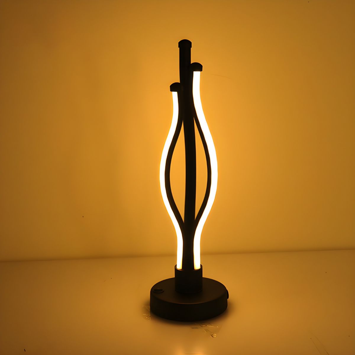 LAMPARA MODERNA CON DISEÑO ONDULADO TRIPLE